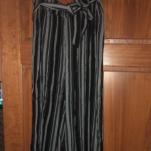 NEW XL black & gray striped American Eagle pants